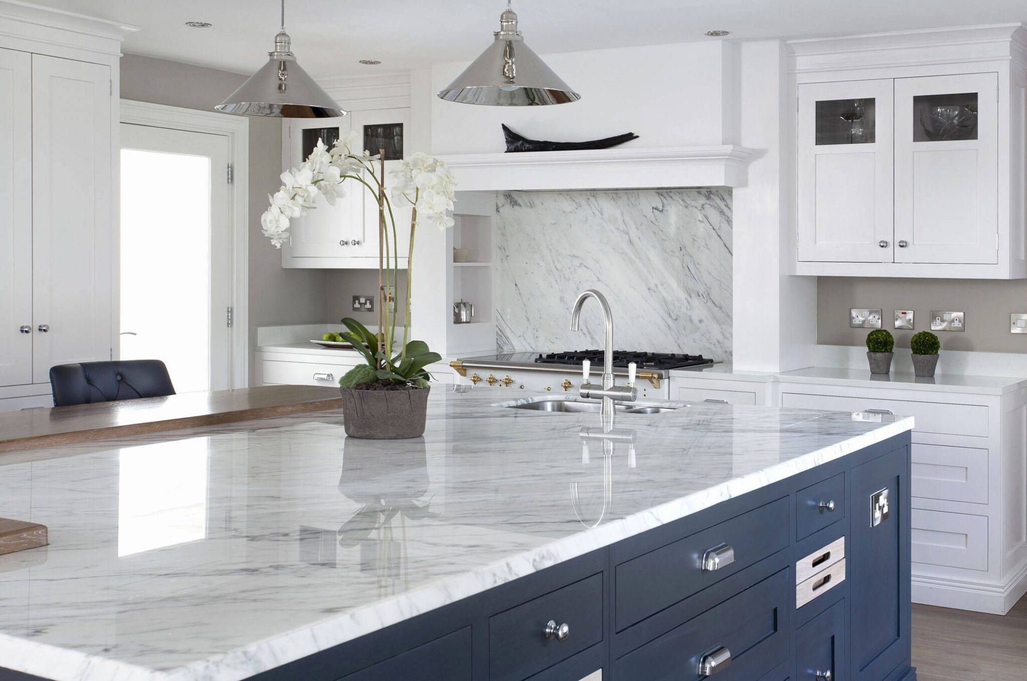 White Quartz Countertops Pros And Cons 2021! - GSI Marble And Granite